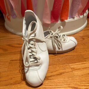 Nike White Women's Sneakers